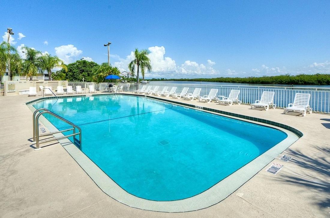 Sunsetview Studio116 Steps Away Pool Wifi Apartment *